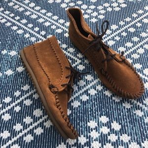 minnetonka suede ankle boot